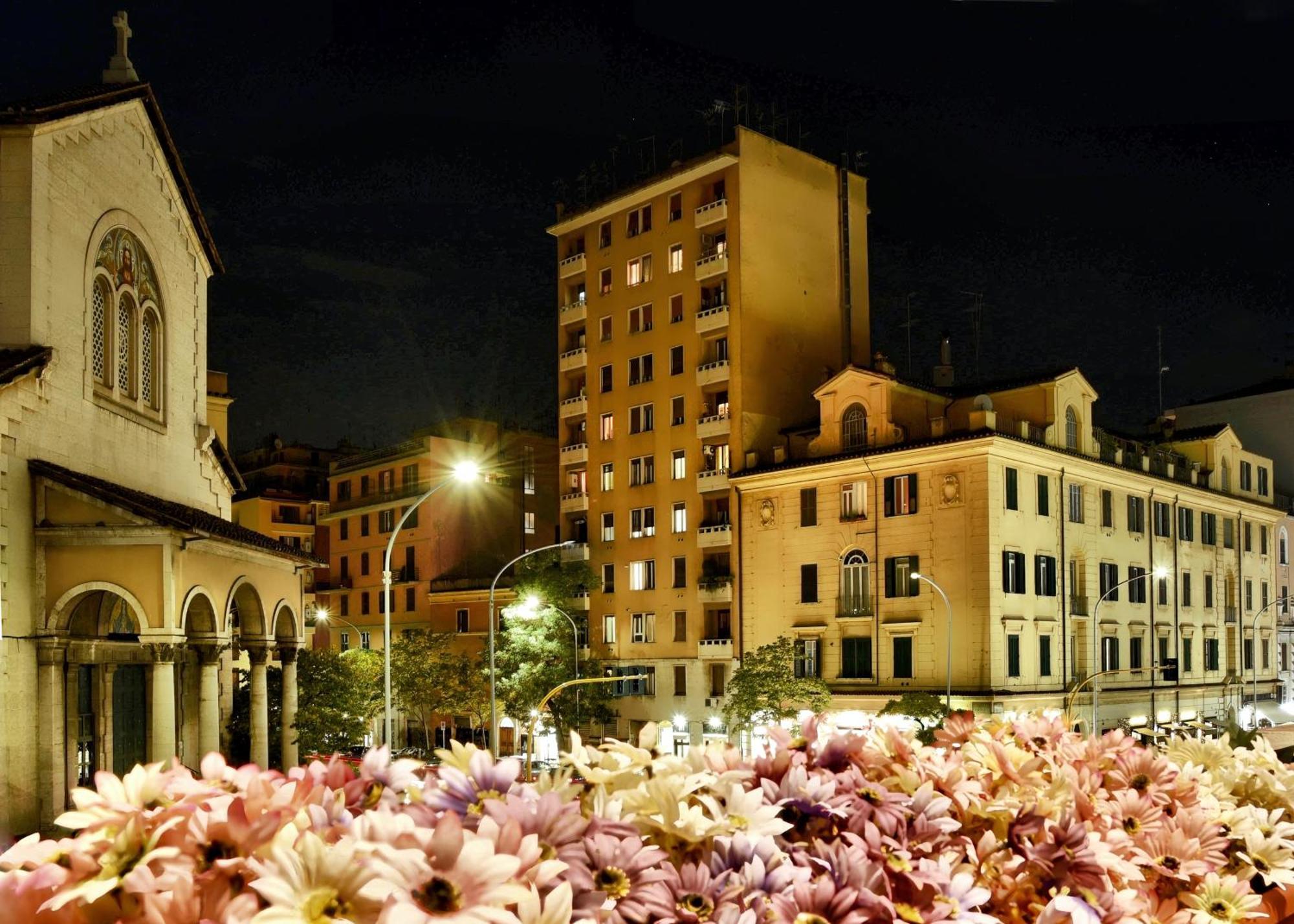 Appartement Intero Nel Cuore Di // Metro A~b~c