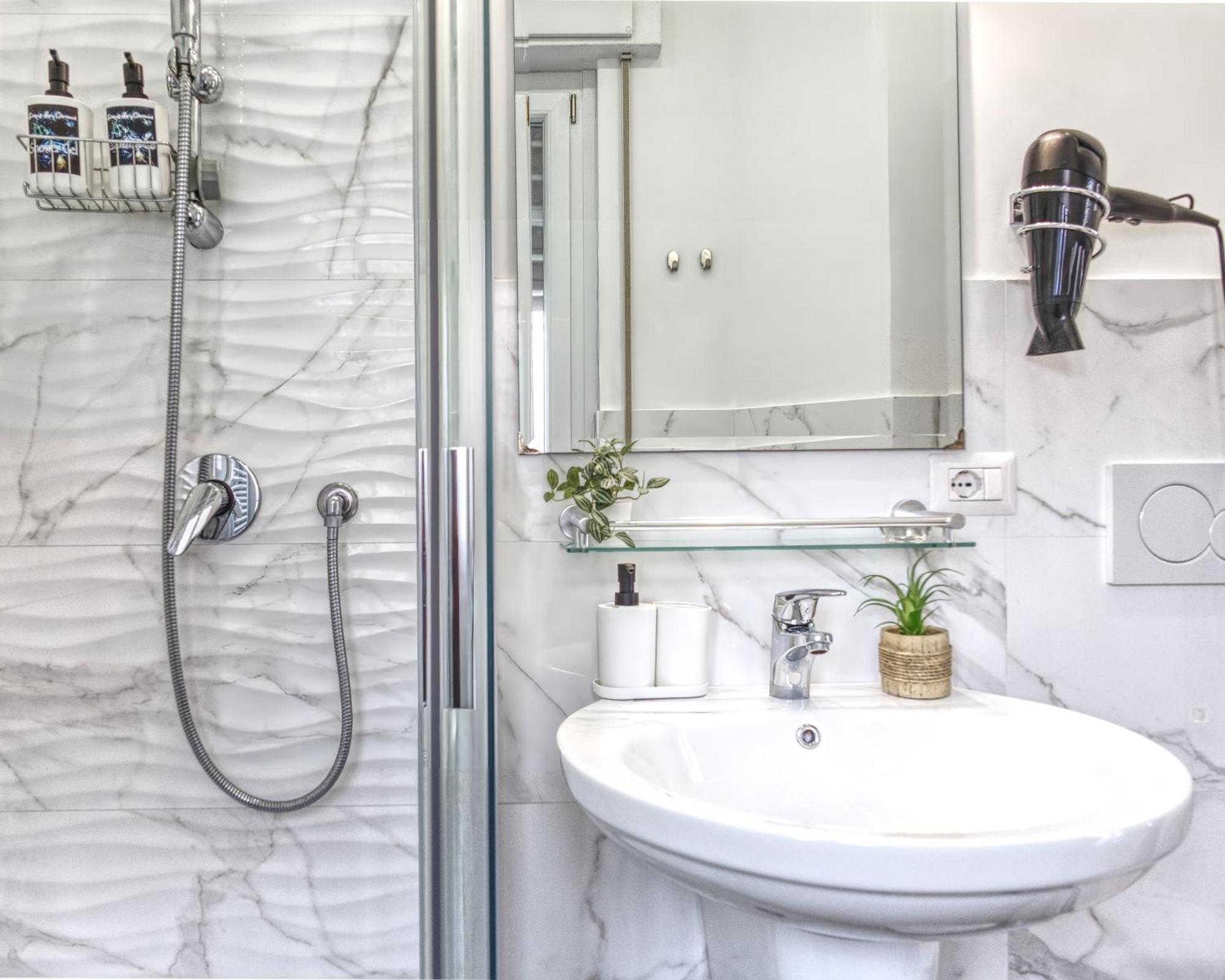 Appartement Intero Nel Cuore Di // Metro A~b~c *